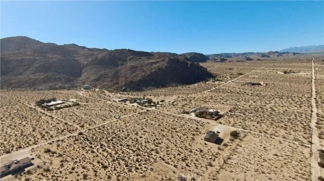 6883 Peterson, 29 Palms, CA 92277