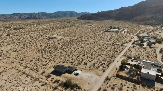 6883 Peterson, 29 Palms, CA 92277