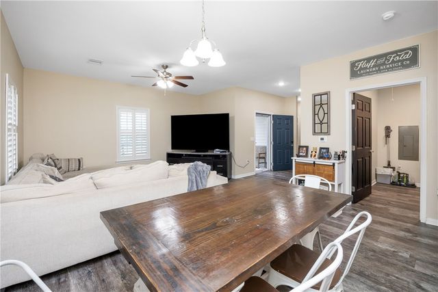 407 Reynolds Ave, Taft, TX 78390