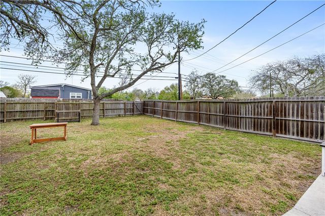 407 Reynolds Ave, Taft, TX 78390