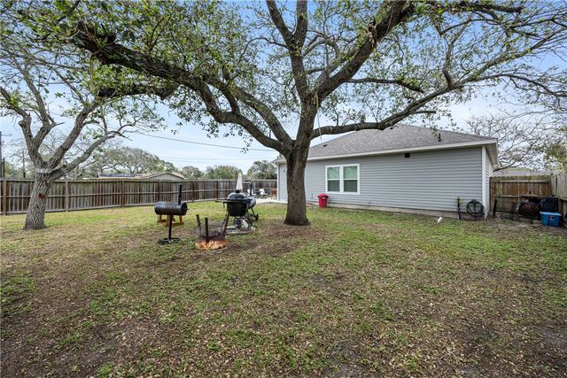 407 Reynolds Ave, Taft, TX 78390