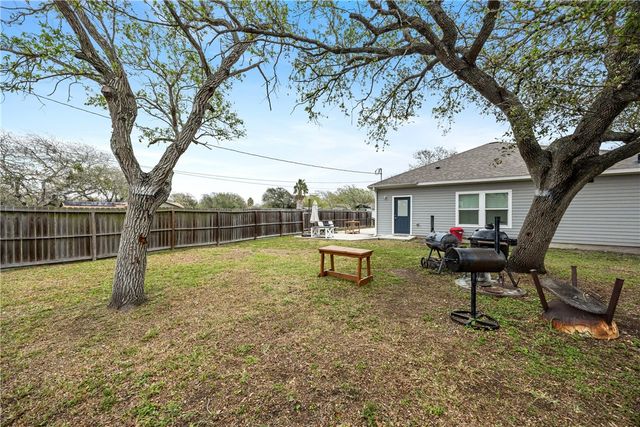 407 Reynolds Ave, Taft, TX 78390