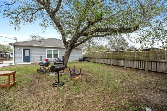 407 Reynolds Ave, Taft, TX 78390