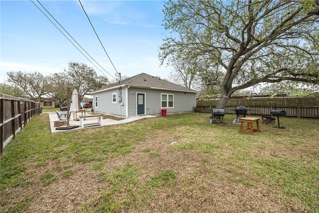 407 Reynolds Ave, Taft, TX 78390