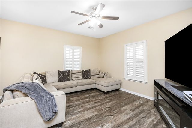 407 Reynolds Ave, Taft, TX 78390