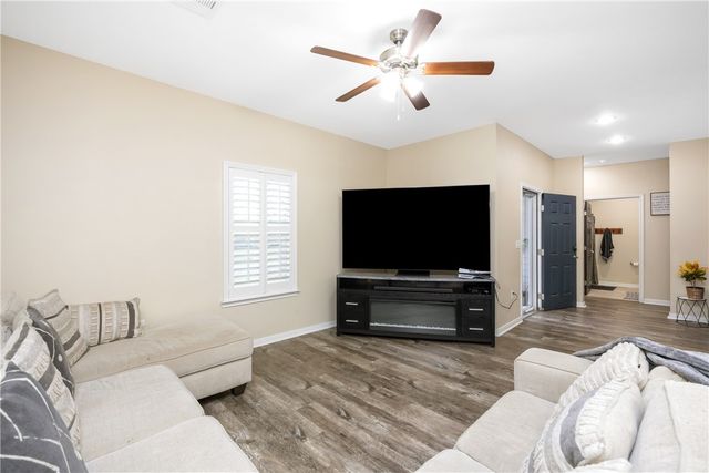 407 Reynolds Ave, Taft, TX 78390