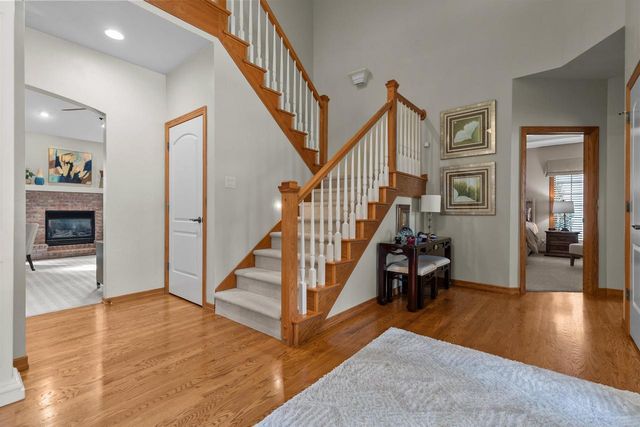 217 E WENTWORTH LANE, Appleton, WI 54913