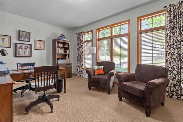 217 E WENTWORTH LANE, Appleton, WI 54913