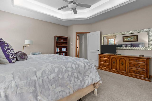 217 E WENTWORTH LANE, Appleton, WI 54913