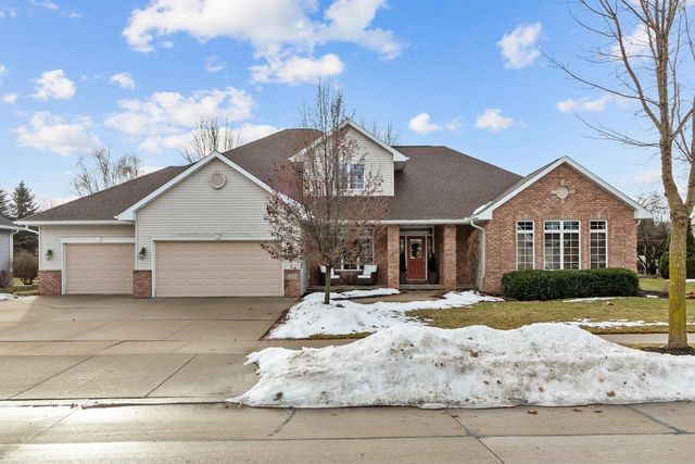 217 E WENTWORTH LANE, Appleton, WI 54913