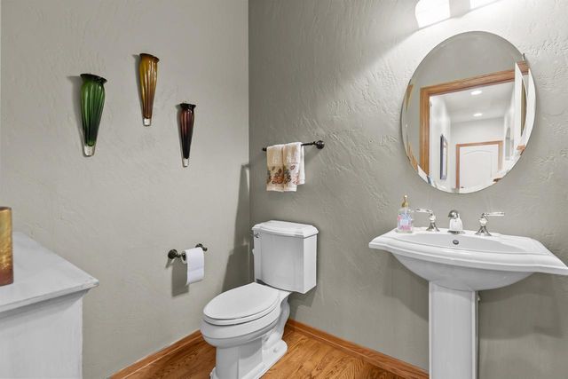 217 E WENTWORTH LANE, Appleton, WI 54913