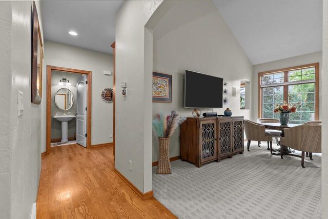 217 E WENTWORTH LANE, Appleton, WI 54913