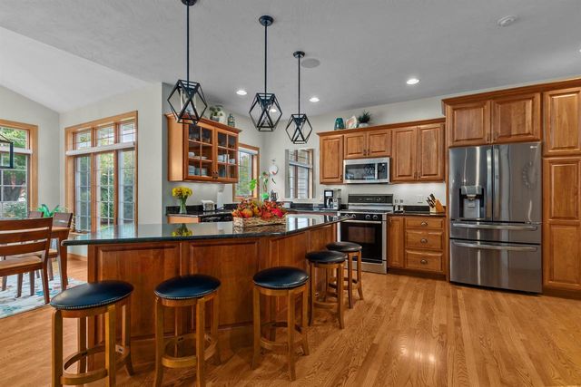 217 E WENTWORTH LANE, Appleton, WI 54913