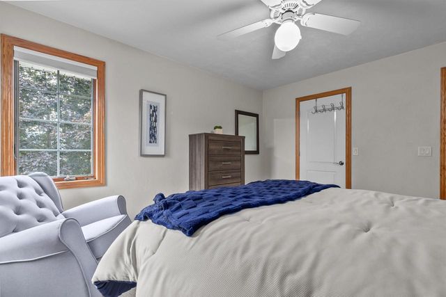 217 E WENTWORTH LANE, Appleton, WI 54913