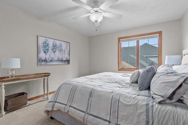 217 E WENTWORTH LANE, Appleton, WI 54913