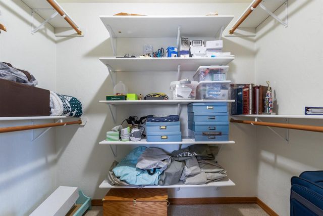 217 E WENTWORTH LANE, Appleton, WI 54913