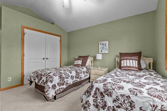 217 E WENTWORTH LANE, Appleton, WI 54913