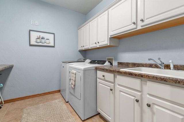 217 E WENTWORTH LANE, Appleton, WI 54913