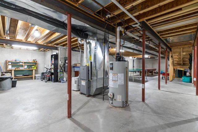 217 E WENTWORTH LANE, Appleton, WI 54913