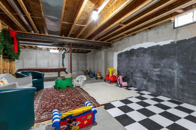 217 E WENTWORTH LANE, Appleton, WI 54913