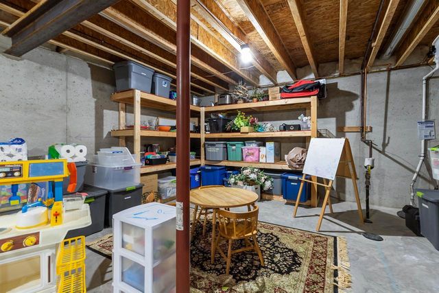 217 E WENTWORTH LANE, Appleton, WI 54913