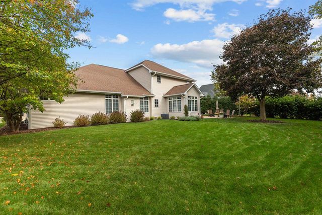 217 E WENTWORTH LANE, Appleton, WI 54913