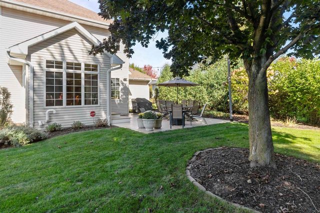 217 E WENTWORTH LANE, Appleton, WI 54913