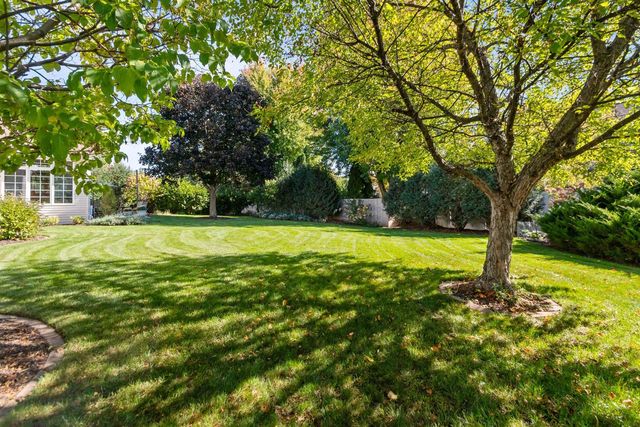 217 E WENTWORTH LANE, Appleton, WI 54913