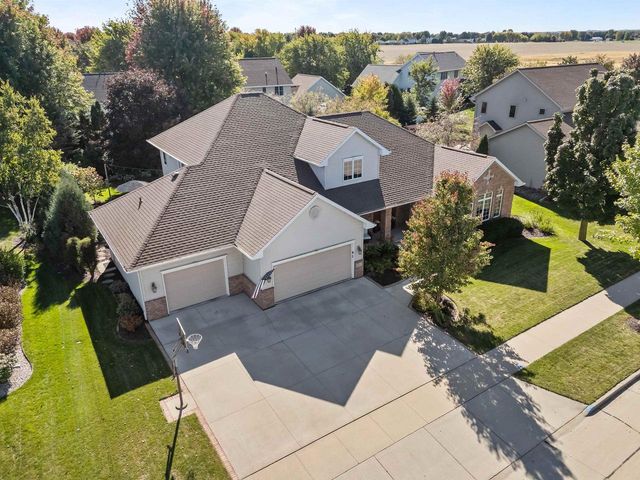 217 E WENTWORTH LANE, Appleton, WI 54913