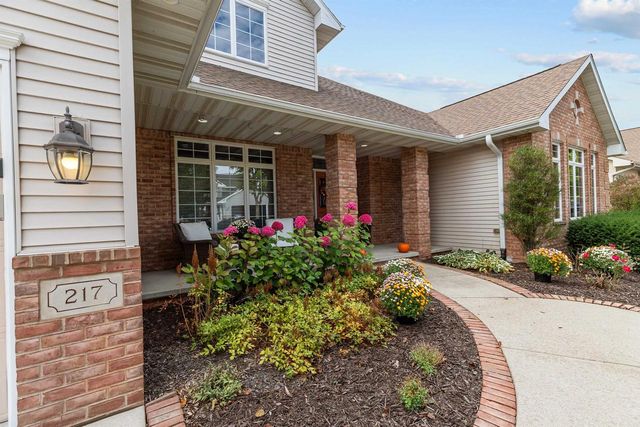 217 E WENTWORTH LANE, Appleton, WI 54913