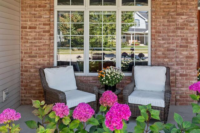 217 E WENTWORTH LANE, Appleton, WI 54913