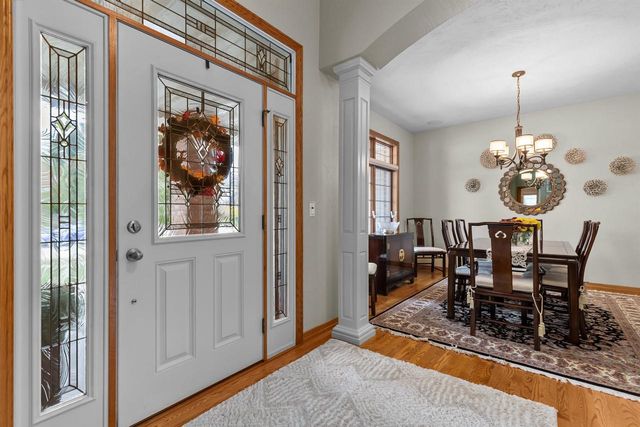 217 E WENTWORTH LANE, Appleton, WI 54913