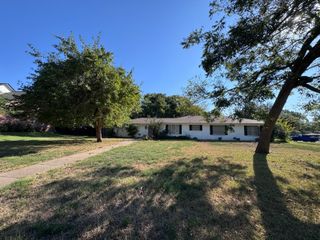 2906 Tanglewood Drive, Commerce, TX 75428