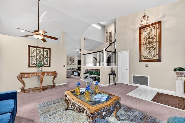 9122 Bungalow Way, Elk Grove, CA 95758