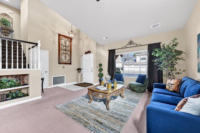 9122 Bungalow Way, Elk Grove, CA 95758