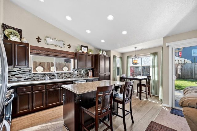 9122 Bungalow Way, Elk Grove, CA 95758