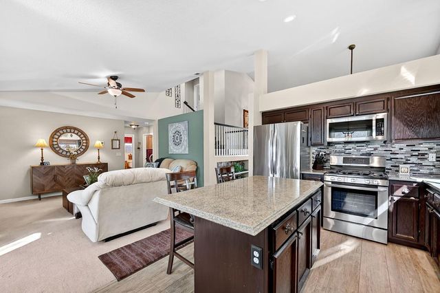 9122 Bungalow Way, Elk Grove, CA 95758