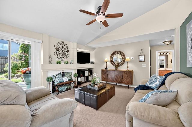 9122 Bungalow Way, Elk Grove, CA 95758