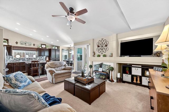 9122 Bungalow Way, Elk Grove, CA 95758