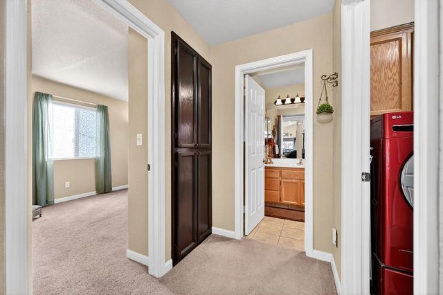 9122 Bungalow Way, Elk Grove, CA 95758