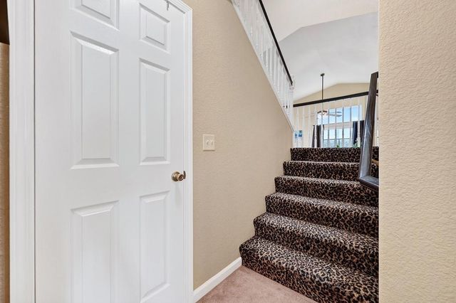 9122 Bungalow Way, Elk Grove, CA 95758