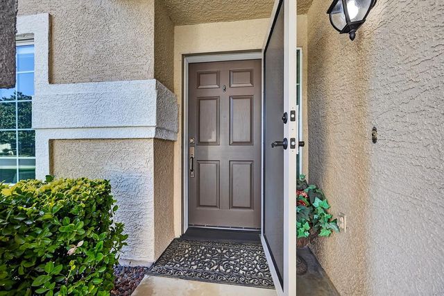 9122 Bungalow Way, Elk Grove, CA 95758