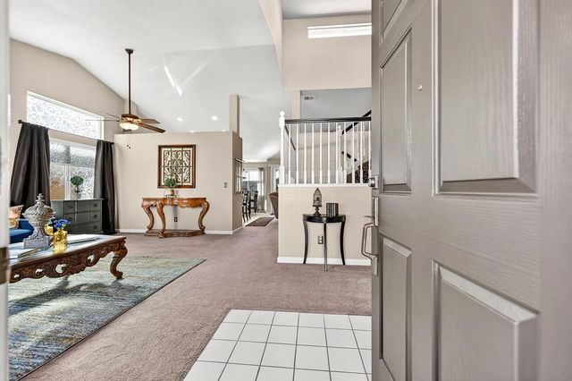 9122 Bungalow Way, Elk Grove, CA 95758