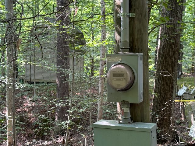 8401 Buffalo Road, Poland, IN 47868