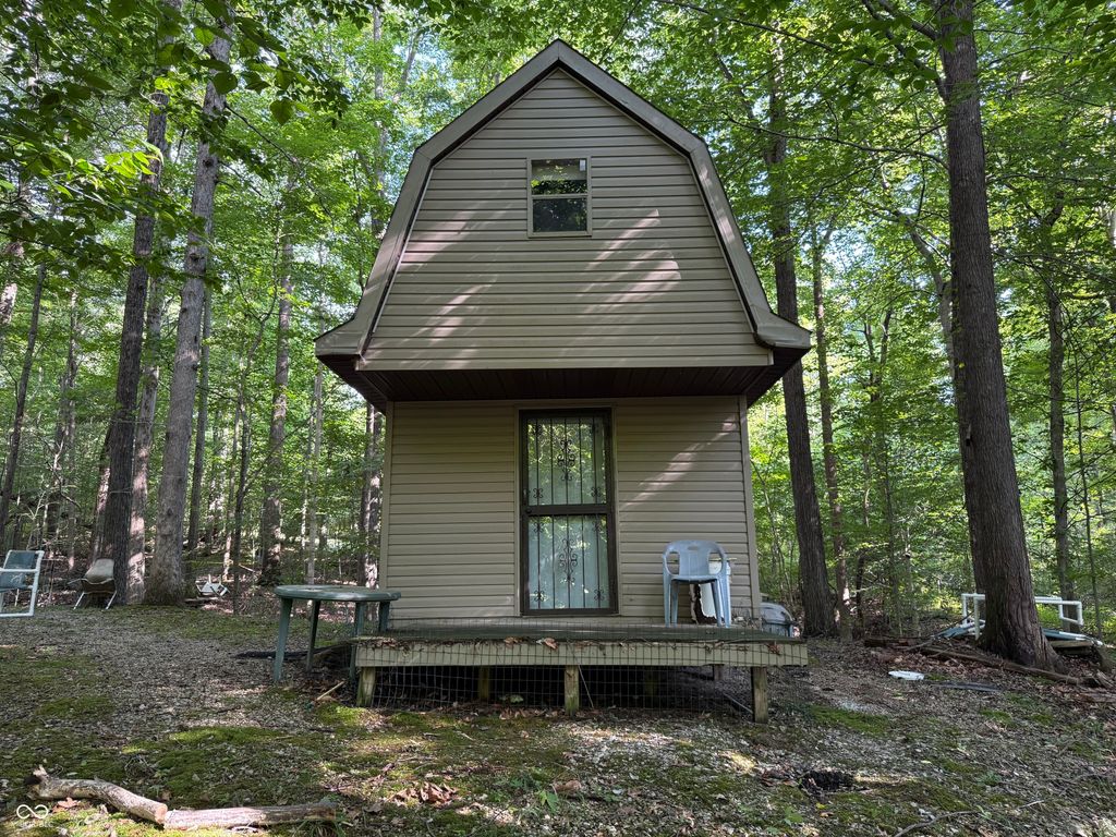 8401 Buffalo Road, Poland, IN 47868