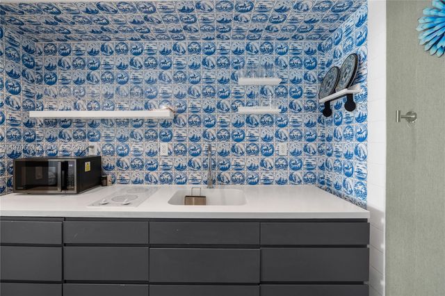 1100 West Ave 520, Miami Beach, FL 33139