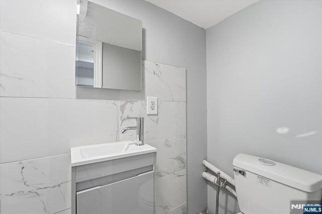 210 17th Street, Bloomfield, NJ 07003