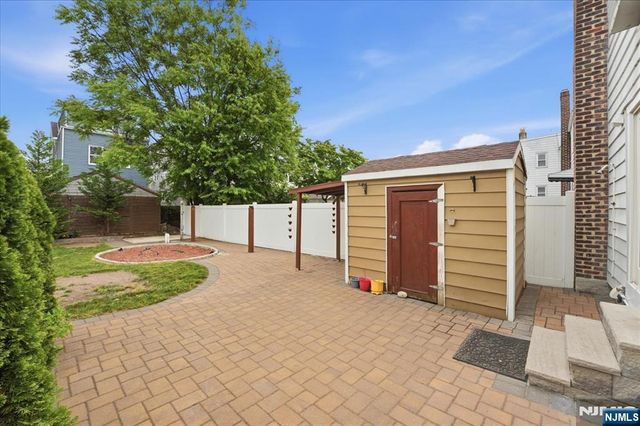 210 17th Street, Bloomfield, NJ 07003