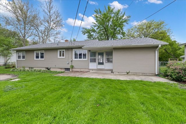 64 E Benton Street, Oswego, IL 60543