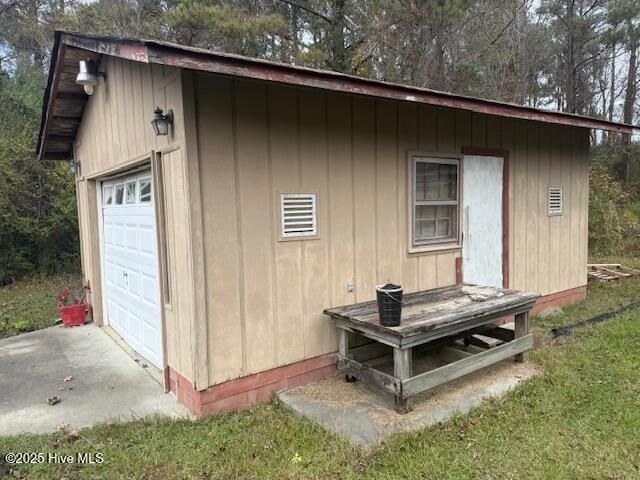 323 Pierce Road, Hallsboro, NC 28442